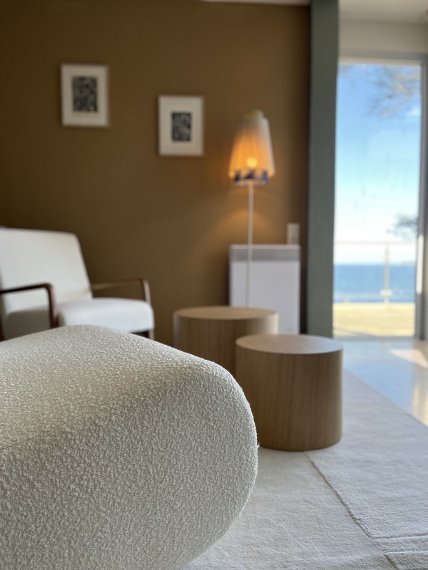 Une maison en bordure de mer à rénover entièrement avec une décoration lui donnant un ADN artistique impressionnant