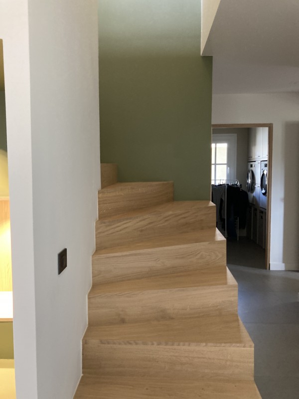 Avant/ après Rénovation d’une bastide des années 70 : rénovation intérieure et extérieure à la décoration soignée