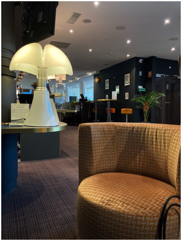 Rénovation intérieure et décoration d'intérieur d'un restaurant d'hôtel de luxe dans le Sud de La France