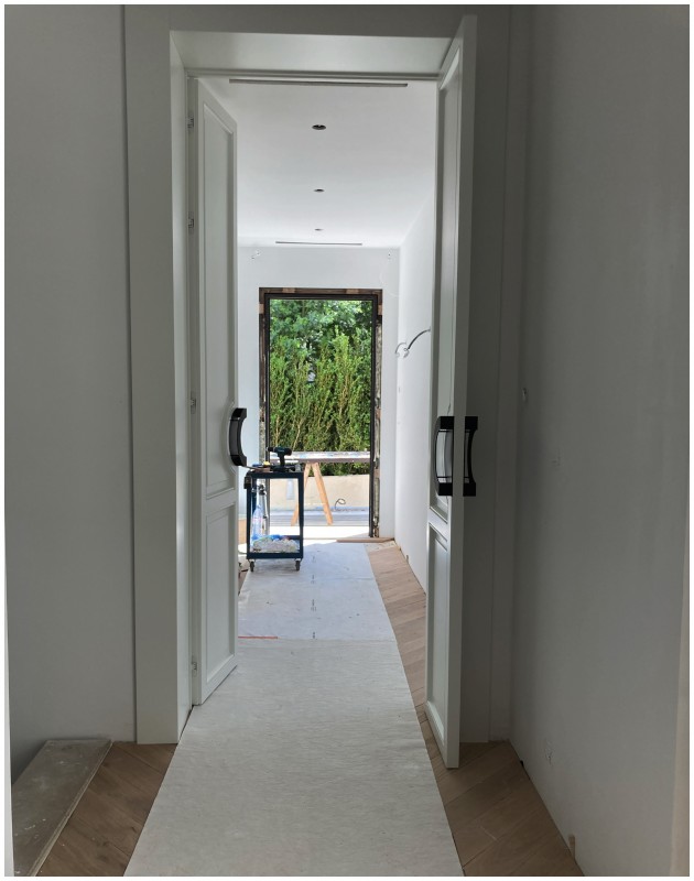 Portes originales dessinées sur mesure pour une maison d'exception sur St Tropez