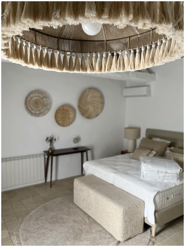 Comment décorer sa chambre avec des couleurs et des matériaux naturels ?Des questions de décoration intérieure pas toujours facile , l'agence d'architecture d'intérieur est là pour vous aider