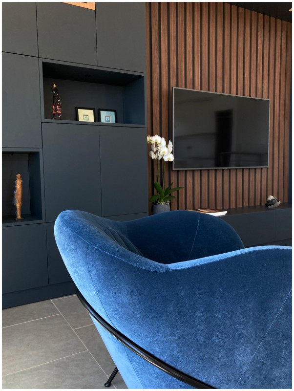 Quel meuble tv : comment le dessiner , quelles proportions choisir pour l'harmoniser aux volumes de la pièce ?