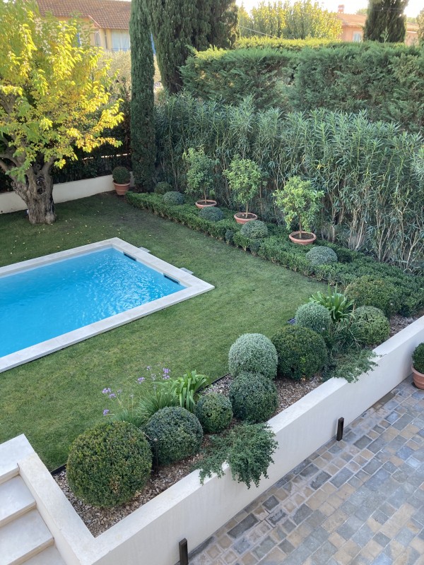 Projet de construction et agencement intérieur et décoration intérieure d'une villa de caractère située à St Tropez à deux pas de la place des Lices.