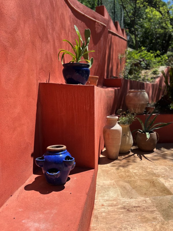 Une rénovation intérieure et extérieure pour cette maison dans le sud de la France située dans un petit village pittoresque de Provence