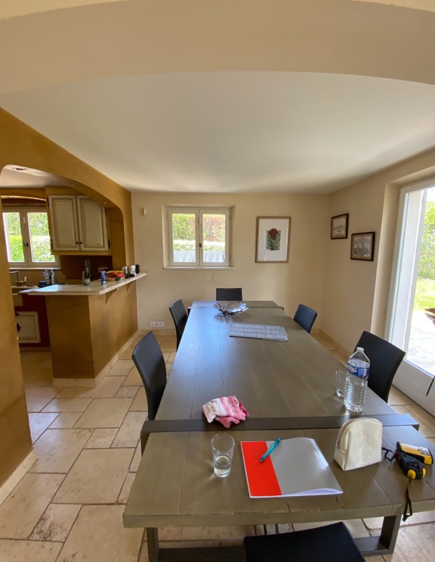 Rénovation et décoration d'une bastide contemporaine en Provence avec vue sur la Sainte Victoire.