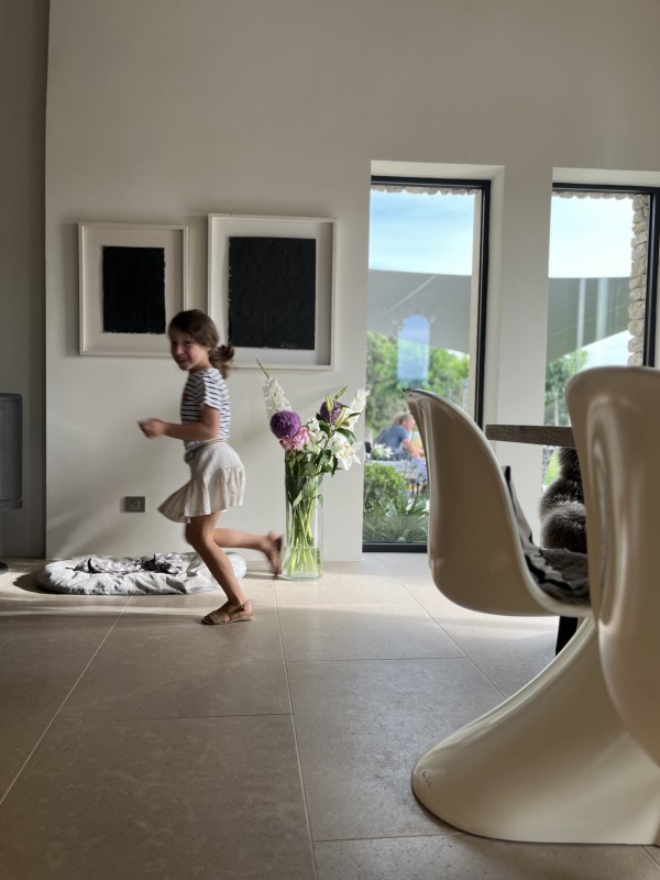 Une bastide entièrement aménagée et décorée par l’agence d’architecture d’intérieur située à Aix en Provence et à Rustrel