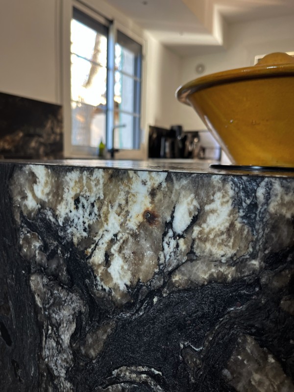 Rénovation intérieure cuisine et salon : comment créer un espace plus ouvert et chaleureux ?