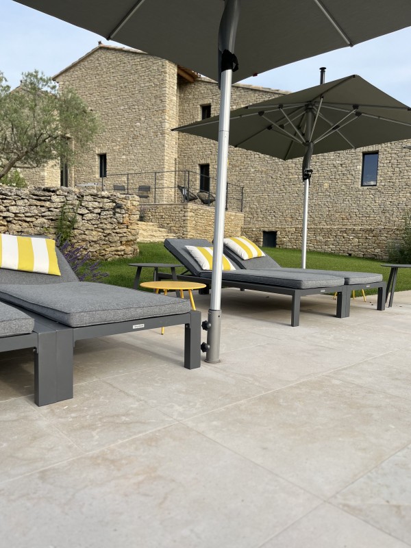 Une bastide entièrement aménagée et décorée par l’agence d’architecture d’intérieur située à Aix en Provence et à Rustrel