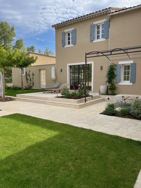 Rénovation et décoration intérieure d’une très belle bastide ancienne dans le Luberon à Goult