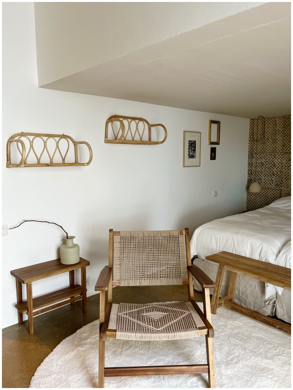 Décoration et rénovation intérieure d’une très belle maison d’architecte à Bormes les Mimosas avec une vue sur la mer impressionnante