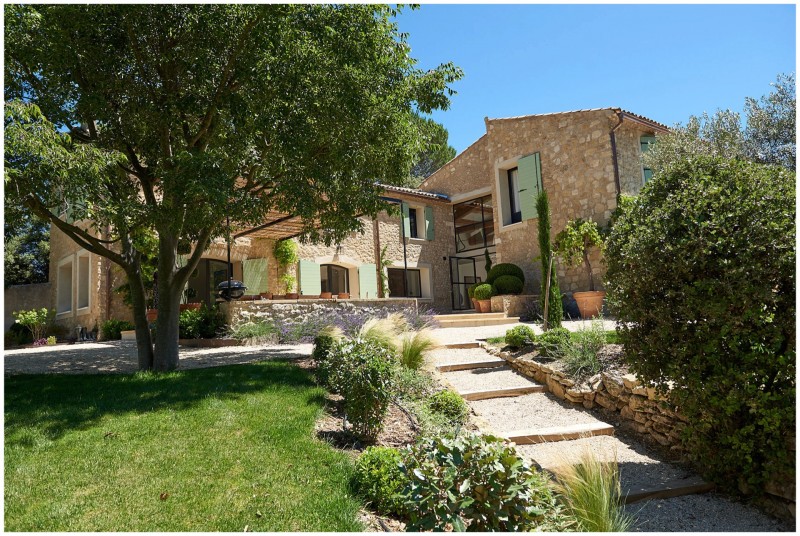 Magnifique rénovation et restauration d'une bastide dans le Sud de La France  agence d'architecture d'intérieur et décoration intérieure à Lourmarin dans le Luberon.