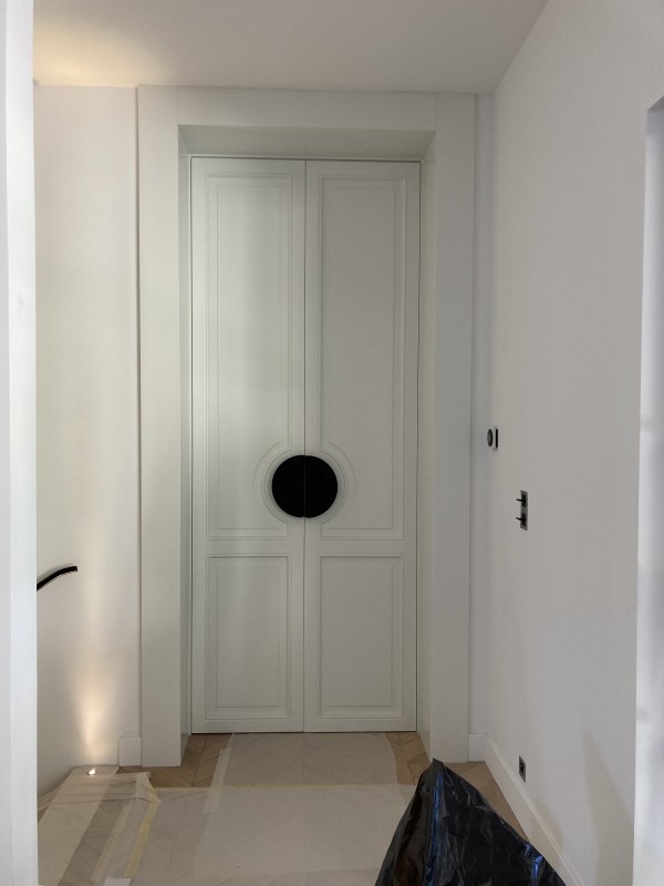 Portes originales dessinées sur mesure pour une maison d'exception sur St Tropez