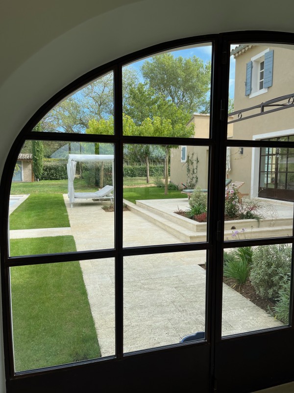 Rénovation et décoration intérieure d’une très belle bastide ancienne dans le Luberon à Goult