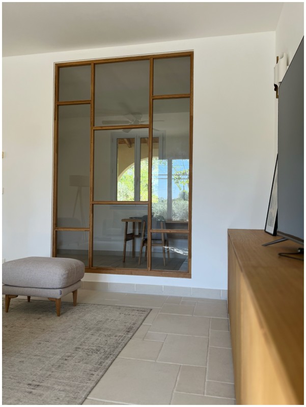 Rénovation intérieure et décoration épurée d'une bastide rénovée dans les Alpilles près de Pélissanne