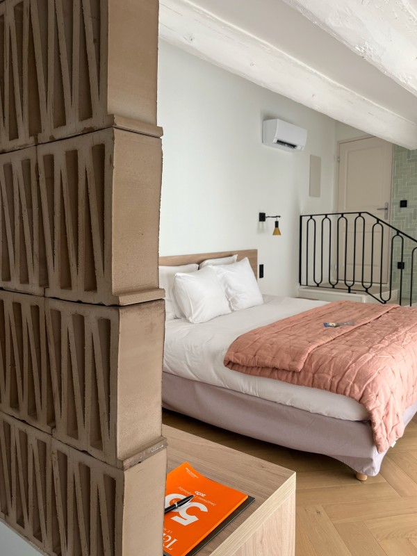 Rénovation et décoration intérieure d'un hôtel 4 étoiles et d'un restaurant étoilé en Drôme Provençale à Malataverne