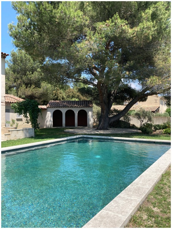 Jardins d’exception : création d’espaces paysagers en relation avec l’architecture d’intérieur dans le Sud de La France