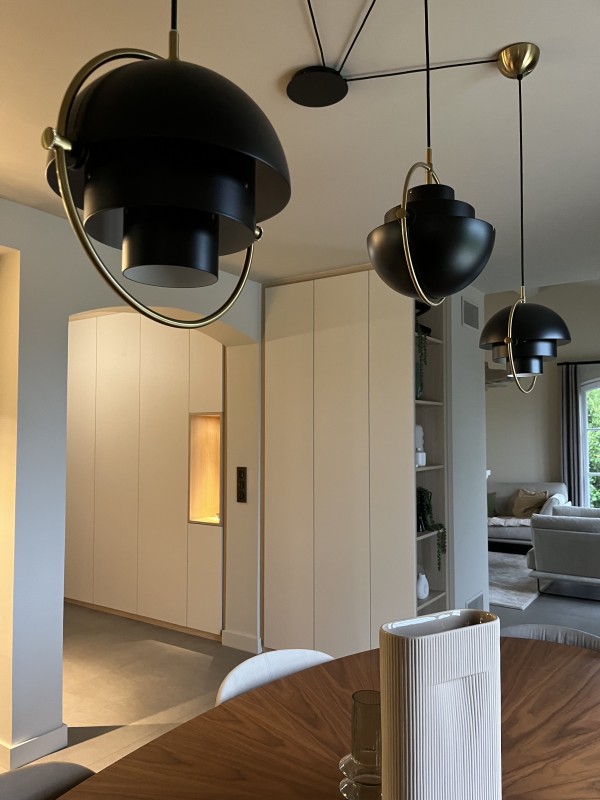 Avant/ après Rénovation d’une bastide des années 70 : rénovation intérieure et extérieure à la décoration soignée