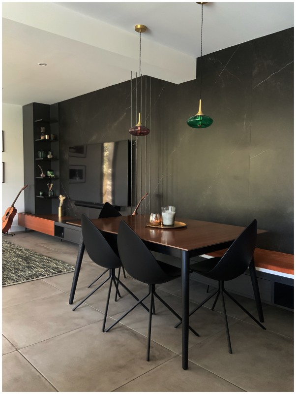 Décoration intérieure élégante pour cette maison contemporaine située à Coudoux dans le Sud de La France