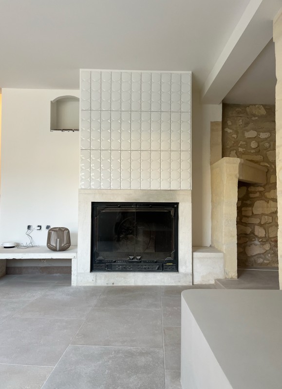 Rénovation et décoration intérieure d'une bastide à fort caractère architectural dans les Alpilles à Fontvieille