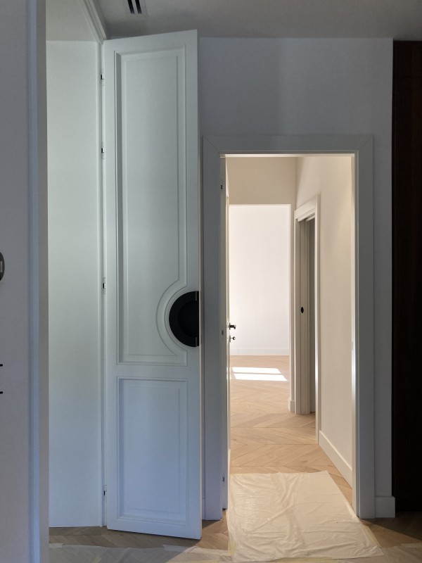 Portes originales dessinées sur mesure pour une maison d'exception sur St Tropez