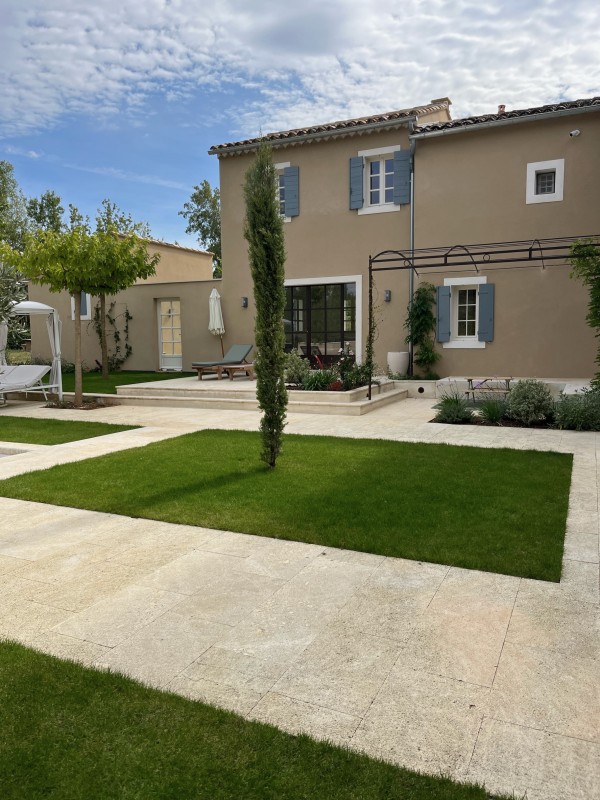 Rénovation et décoration intérieure d’une très belle bastide ancienne dans le Luberon à Goult
