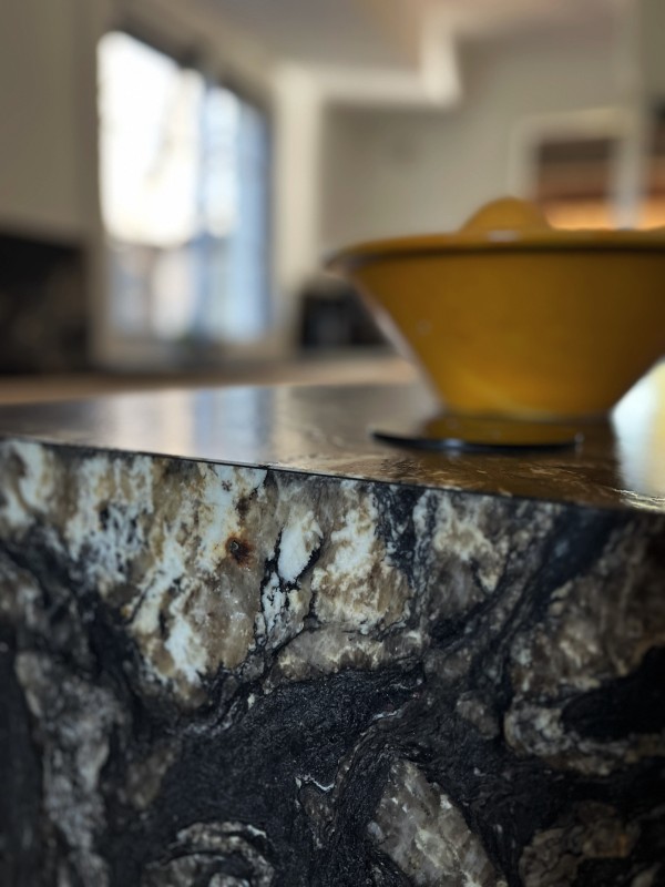 Rénovation intérieure cuisine et salon : comment créer un espace plus ouvert et chaleureux ?