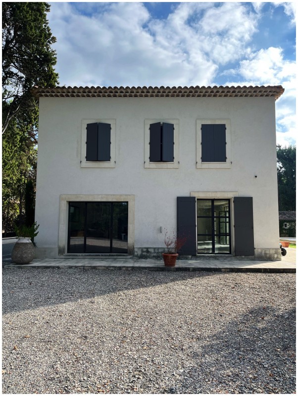 Rénovation et décoration intérieure complète d’une très belle bastide dans les Alpilles par Cécile Le Ven