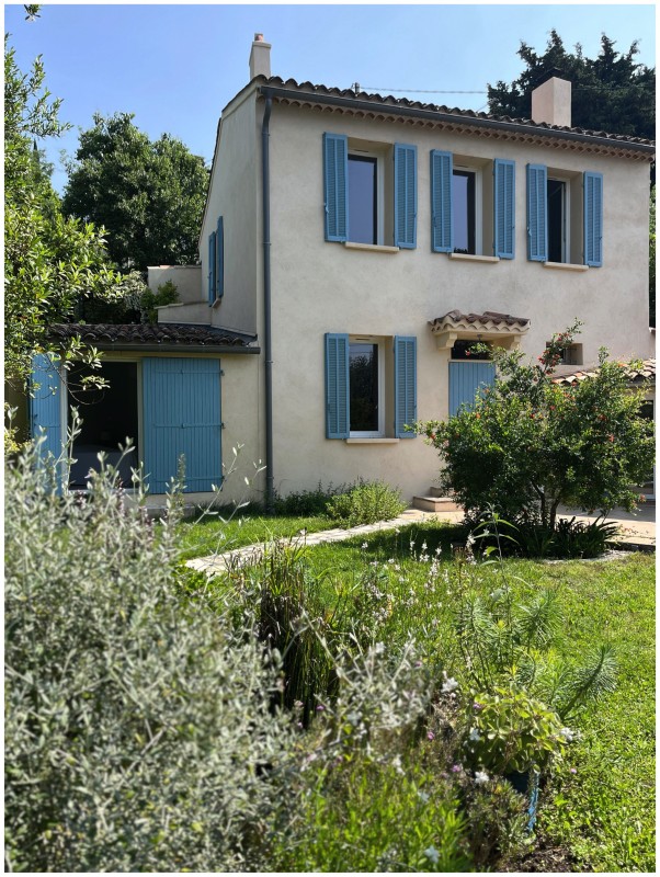 Rénovation intérieure et décoration pour cette maison de famille dans le Sud de la France en plein centre ville sur les hauteurs d’Aix en Provence