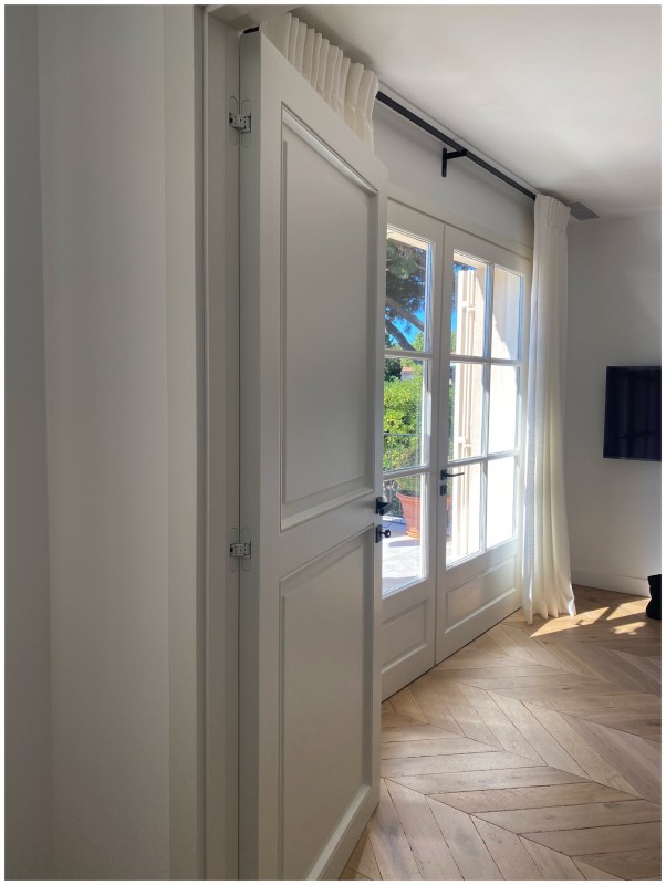 Portes originales dessinées sur mesure pour une maison d'exception sur St Tropez