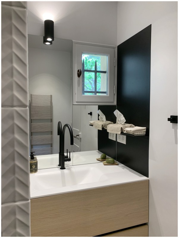 Création et décoration intérieure d'une chambre d'amis  dessinée par l'architecte d'intérieur Cécile Le Ven