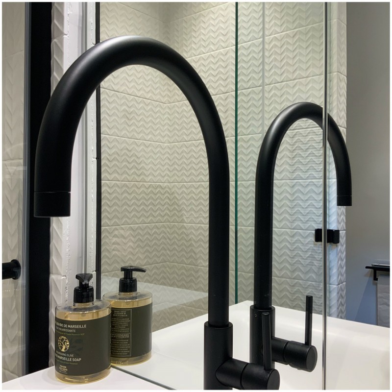 Une chambre d’amis complètement repensée avec une salle de bain sur mesure