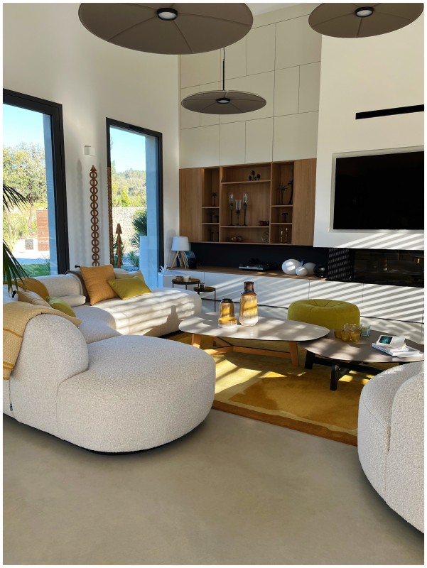 Un duo incontournable : construction d'une bastide contemporaine et création d'un jardin d'exception dans le Sud de la France à quelques pas d'Aix en provence .