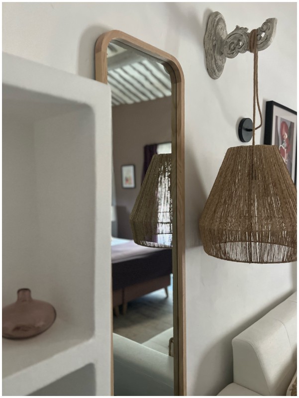 Décoration intérieure d’une magnifique bastide dans le Luberon dans le Sud de la France à Bonnieux : le Mas les Eydins du chef étoilé Christophe Bacquié