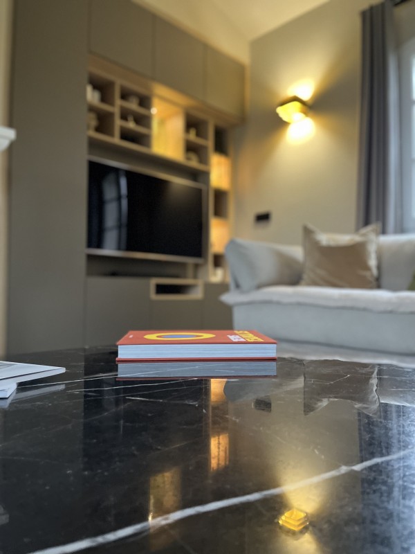 Avant/ après Rénovation d’une bastide des années 70 : rénovation intérieure et extérieure à la décoration soignée