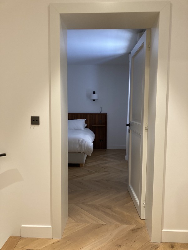 Projet de construction et agencement intérieur et décoration intérieure d'une villa de caractère située à St Tropez à deux pas de la place des Lices.