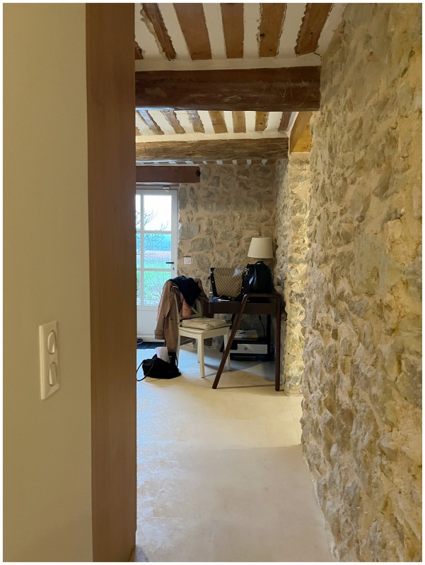 Rénovation et décoration intérieure d’une très belle bastide ancienne dans le Luberon à Goult