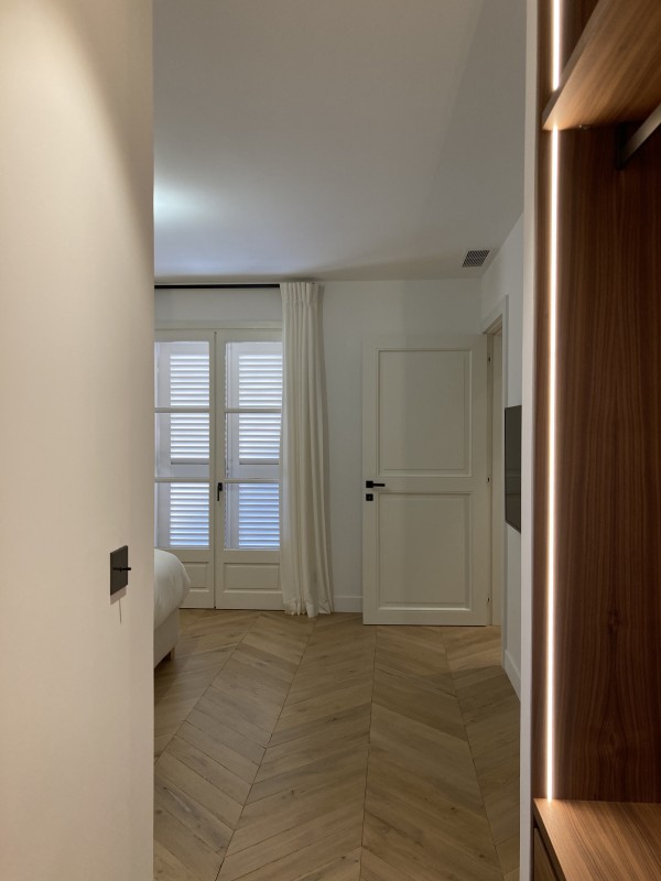 Projet de construction et agencement intérieur et décoration intérieure d'une villa de caractère située à St Tropez à deux pas de la place des Lices.