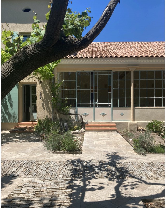 Rénovation intérieure et extérieure pour ce domaine situé dans le sud de la France