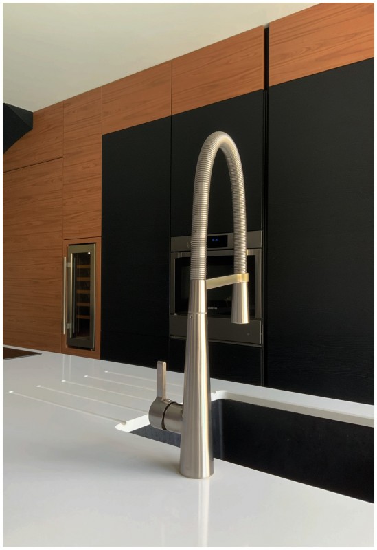 Décoration intérieure élégante pour cette maison contemporaine située à Coudoux dans le Sud de La France