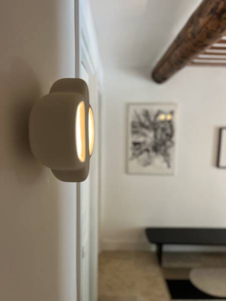 Décoration intérieure provençale et chic: une bastide à la fois contemporaine et authentique dans le Luberon à Rustrel