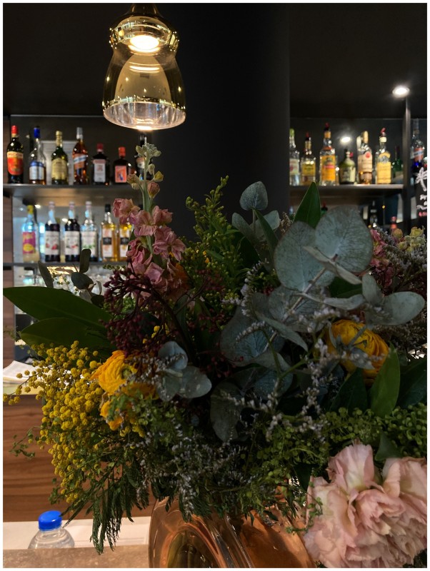 Rénovation intérieure et décoration d'intérieur d'un restaurant d'hôtel de luxe dans le Sud de La France