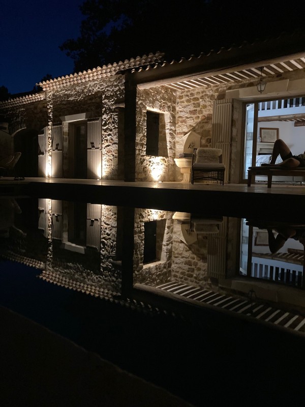 Jardins d’exception : création d’espaces paysagers en relation avec l’architecture d’intérieur dans le Sud de La France