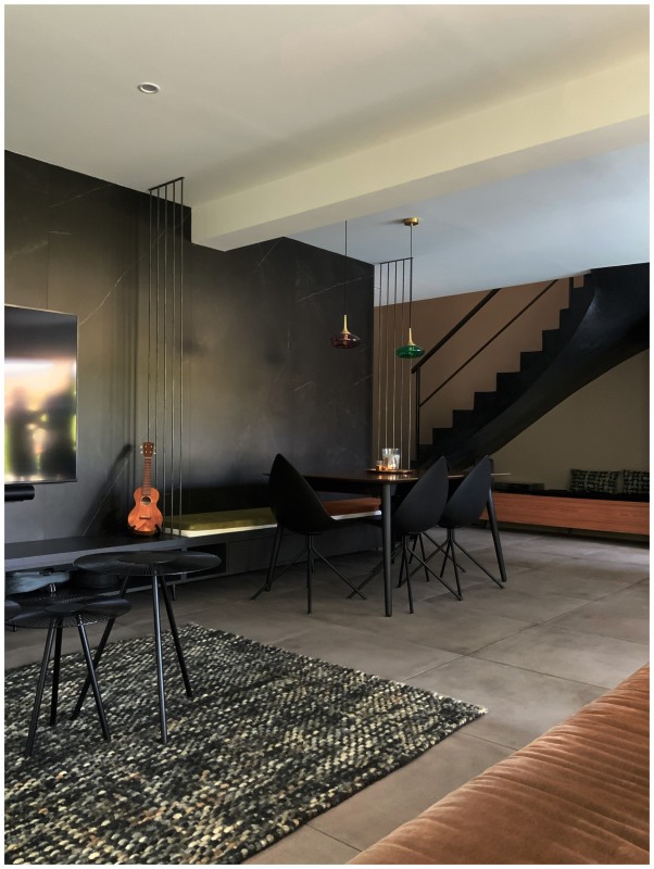 Décoration intérieure élégante pour cette maison contemporaine située à Coudoux dans le Sud de La France