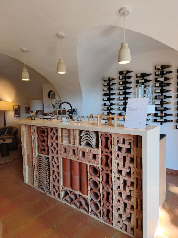 Rénovation et décoration intérieure d’un très bel hôtel restaurant dans le Luberon à Lourmarin