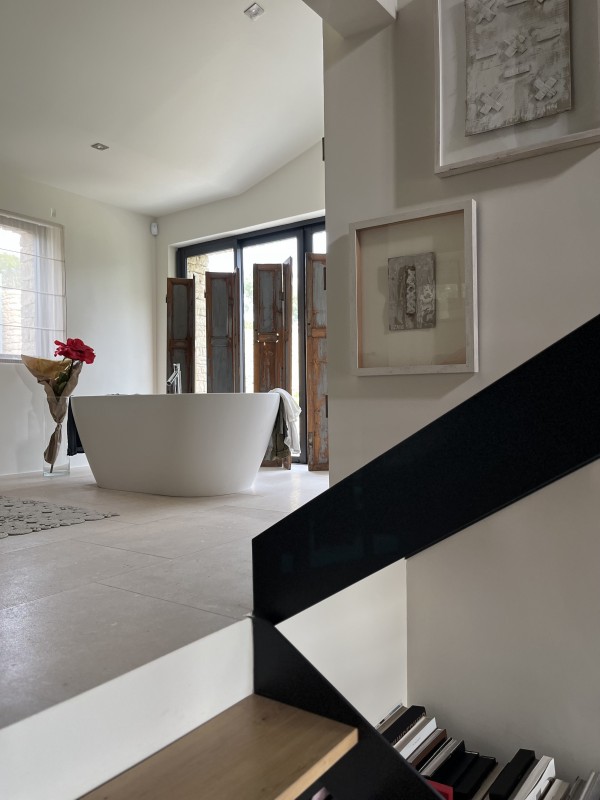 Une bastide entièrement aménagée et décorée par l’agence d’architecture d’intérieur située à Aix en Provence et à Rustrel