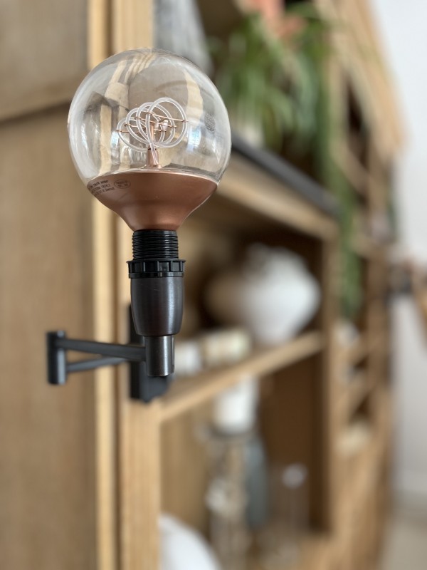 Magnifique rénovation intérieure d'une villa baignée de soleil dans le Sud de la France près de Gréasque à l'esthétique pure et élegante