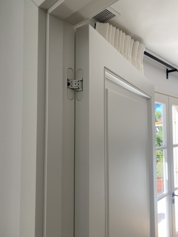 Portes originales dessinées sur mesure pour une maison d'exception sur St Tropez