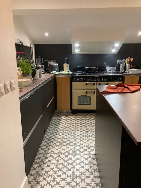 Extension , agencement et décoration intérieure d'une maison individuelle située dans les Bouches du Rhône au Puy Ste Réparade