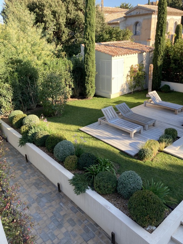 Projet de construction et agencement intérieur et décoration intérieure d'une villa de caractère située à St Tropez à deux pas de la place des Lices.