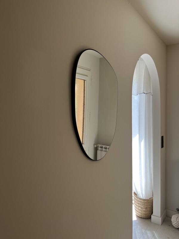 Magnifique rénovation intérieure d'une villa baignée de soleil dans le Sud de la France près de Gréasque à l'esthétique pure et élegante